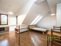 Pronájem bytu 1+kk, Praha - Kolovraty, Meduňková, 36 m2