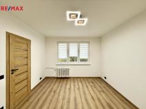 Pronájem bytu 2+1, Karlovy Vary, Krymská, 56 m2