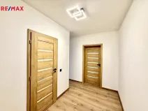 Pronájem bytu 2+1, Karlovy Vary, Krymská, 56 m2