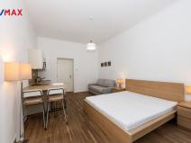 Pronájem bytu 1+kk, Praha - Smíchov, Zborovská, 34 m2