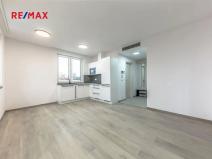 Pronájem bytu 2+kk, Kladno, Veleslavínova, 39 m2