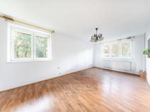 Prodej bytu 3+1, Lišov - Hůrky, 78 m2