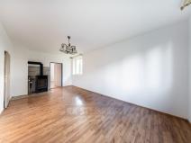 Prodej bytu 3+1, Lišov - Hůrky, 78 m2