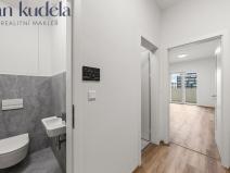 Pronájem bytu 1+kk, Brno, Komárovská, 33 m2