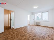 Pronájem bytu 1+kk, Praha - Troja, Sosnovecká, 29 m2