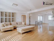 Prodej atypického bytu, Kroměříž, náměstí Míru, 178 m2