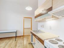 Pronájem bytu 2+1, Jihlava, Benešova, 79 m2