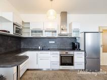 Pronájem bytu 1+kk, Praha - Kyje, Sicherova, 31 m2