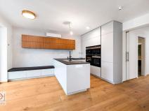 Pronájem bytu 3+kk, České Budějovice, Rudolfovská tř., 72 m2