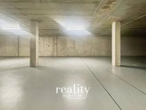 Pronájem garážového stání, Znojmo, Kosmákova, 16 m2