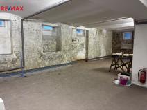 Prodej skladu, Karlovy Vary, Moravská, 75 m2