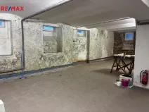 Pronájem skladu, Karlovy Vary, Moravská, 75 m2