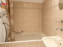 Prodej bytu 3+1, Karlovy Vary, Raisova, 84 m2