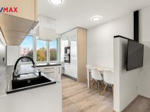 Prodej bytu 3+kk, Pardubice - Polabiny, Družstevní, 51 m2