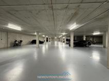 Pronájem garážového stání, Znojmo, Kosmákova, 15 m2