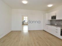 Pronájem bytu 2+kk, Praha, Rumunská, 62 m2