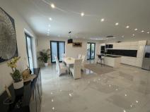 Prodej rodinného domu, Jeneč, Malé náměstí, 192 m2