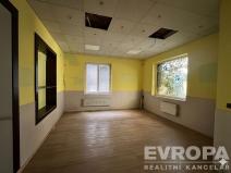 Pronájem obchodního prostoru, Praha - Libeň, náměstí Dr. Václava Holého, 300 m2