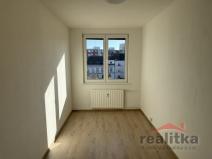 Pronájem bytu 2+1, Opava, Otická, 42 m2