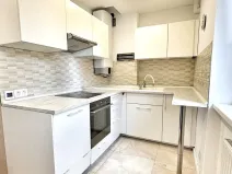 Prodej bytu 2+1, Kladno, Vašíčkova, 59 m2