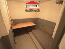 Pronájem skladu, Praha - Libeň, náměstí Dr. Václava Holého, 100 m2