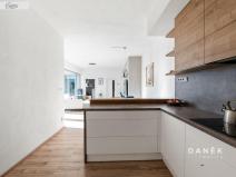 Prodej bytu 3+kk, Oslavany, náměstí 13. prosince, 76 m2