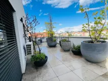 Pronájem bytu 2+kk, Praha, Křížová, 66 m2