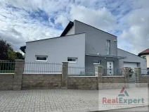 Pronájem rodinného domu, Šestajovice, Křížovnická, 180 m2