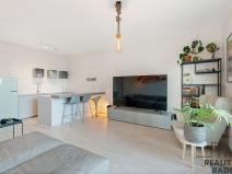 Pronájem bytu 2+kk, Praha - Holešovice, Sanderova, 65 m2