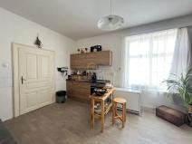 Pronájem bytu 2+1, Jindřichův Hradec, nám. Míru, 97 m2