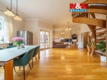 Prodej rodinného domu, Karlovy Vary - Hůrky, Motýlí, 244 m2