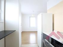 Pronájem bytu 1+kk, Praha - Hloubětín, Nademlejnská, 32 m2