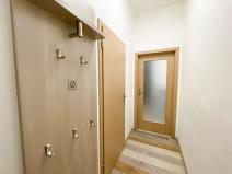 Pronájem bytu 1+kk, Praha - Vršovice, Sevastopolská, 33 m2