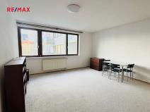 Pronájem bytu 1+kk, Praha - Holešovice, Osadní, 33 m2