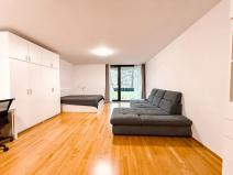 Pronájem bytu 1+kk, Praha - Žižkov, Ke kapslovně, 53 m2