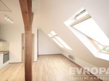 Pronájem bytu 1+kk, Praha - Žižkov, Biskupcova, 33 m2