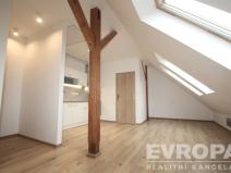 Pronájem bytu 1+kk, Praha - Žižkov, Biskupcova, 33 m2