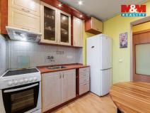 Prodej bytu 2+1, Karlovy Vary - Bohatice, Na Výšině, 45 m2