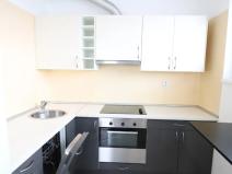 Pronájem bytu 1+kk, Praha - Hloubětín, Nademlejnská, 33 m2