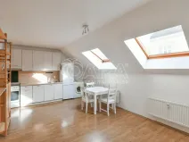 Pronájem bytu 2+kk, Praha - Vysočany, Zbuzkova, 44 m2