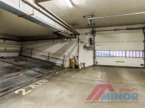 Pronájem garážového stání, Praha - Libeň, Na žertvách, 13 m2