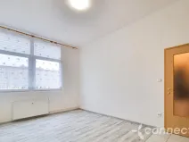 Pronájem bytu 2+kk, Zruč nad Sázavou, náměstí Míru, 36 m2