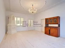 Pronájem bytu 2+1, Jindřichův Hradec, nám. Míru, 71 m2