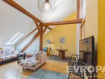 Prodej atypického bytu, Praha - Staré Město, U Dobřenských, 63 m2