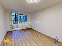 Pronájem bytu 1+kk, Zlín, Družstevní, 31 m2