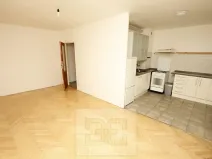 Pronájem bytu 3+kk, Praha - Karlín, U Sluncové, 83 m2