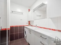 Pronájem bytu 2+kk, Pardubice - Zelené Předměstí, nábřeží Závodu míru, 49 m2