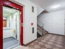 Pronájem garážového stání, Praha - Žižkov, Husitská, 13 m2