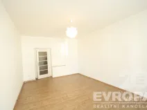 Pronájem bytu 1+kk, Praha - Nusle, U družstva Život, 33 m2