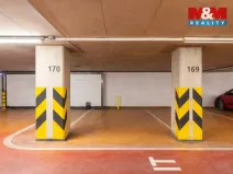 Pronájem garážového stání, Praha, Trnkovo náměstí, 16 m2